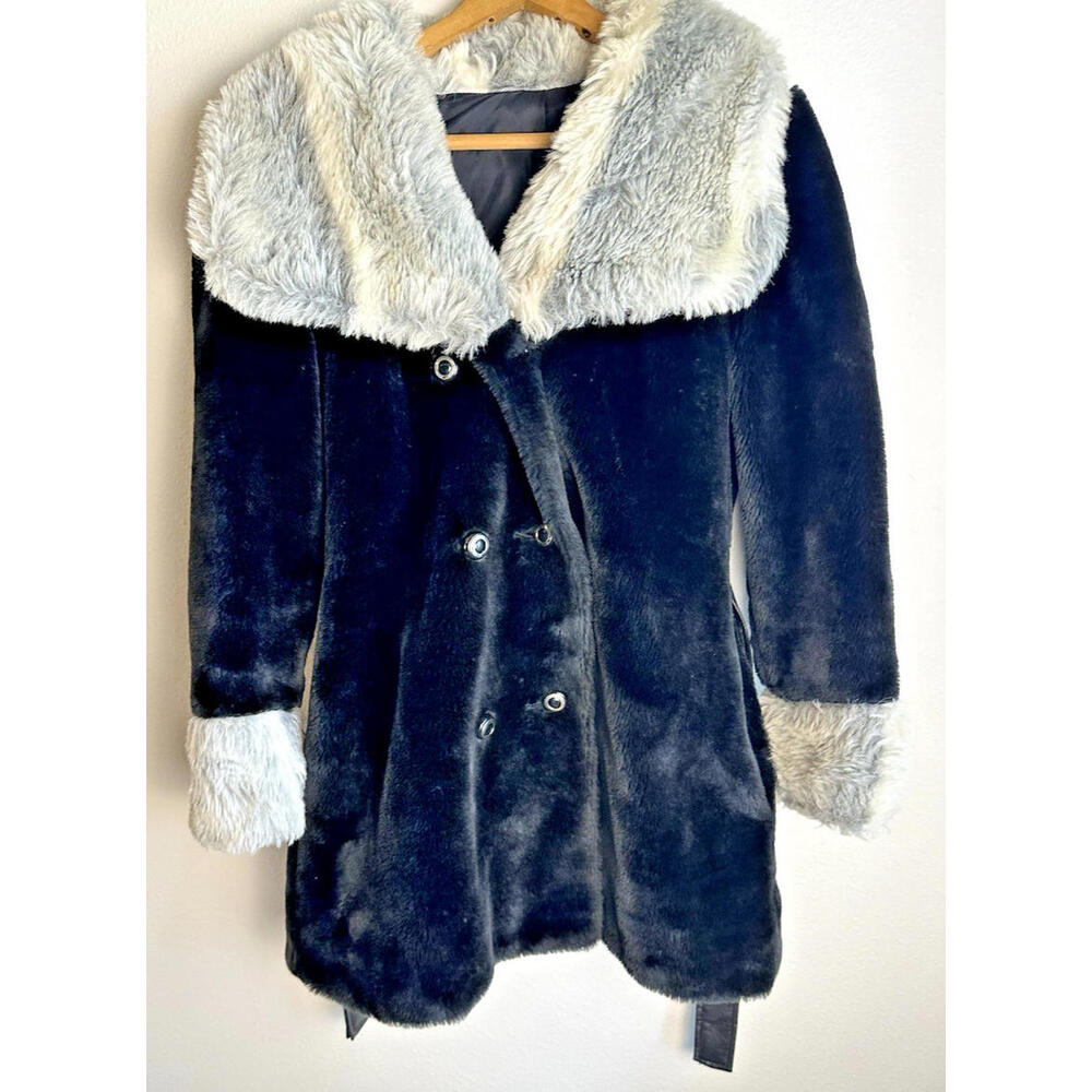 Vintage Unbranded Soft Faux Fur Warm Mid Length Coat. No Size, Fits as a Small - Picture 6 of 9